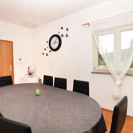 Apartment Barbara Brsec